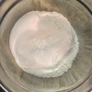 Песочный пирог со щавелем и ревенем Песочный пирог со щавелем и ревенем