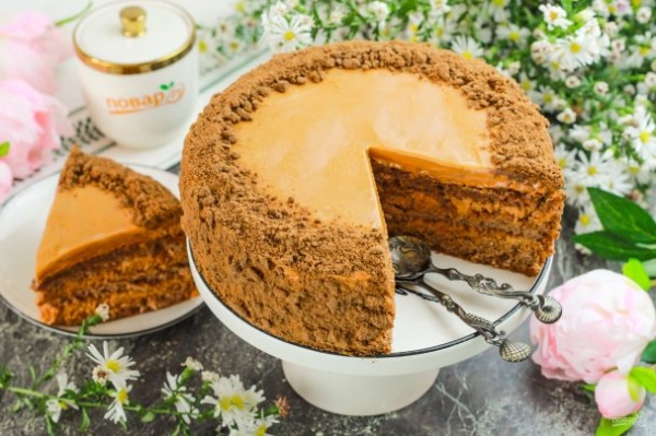 Шоколадный торт с кремом из вареной сгущенки Шоколадный торт с кремом из вареной сгущенки