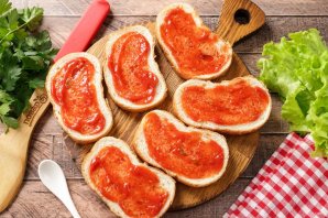 Бутерброды с колбасой и сыром Бутерброды с колбасой и сыром