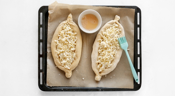 Хачапури лодочка по-аджарски с яйцом, пошаговый рецепт с фото на 1858 ккал