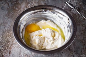 Шоколадный чизкейк с выпечкой