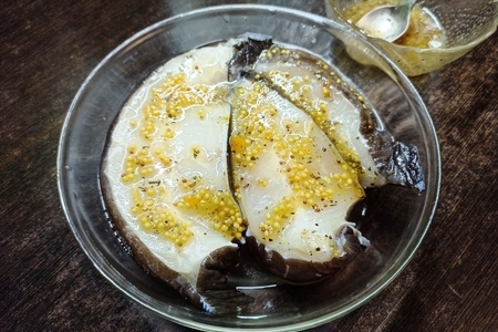 Запечённая зубатка в медово-горчичном маринаде