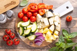 Рататуй с картошкой на сковороде