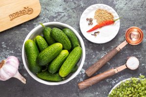Быстрые маринованные огурцы