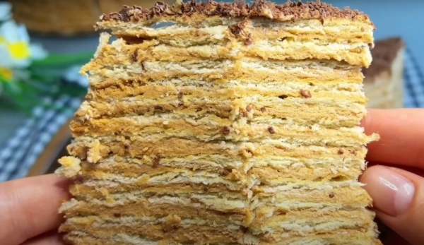 «Микадо» — без преувеличения, самый хрустящий торт к чаю или кофе. На следующий день ещё вкуснее «Микадо» — без преувеличения, самый хрустящий торт к чаю или кофе. На следующий день ещё вкуснее