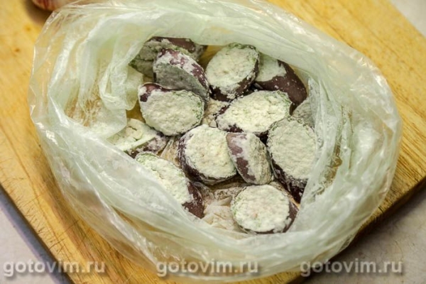 Салат с хрустящими баклажанами Салат с хрустящими баклажанами