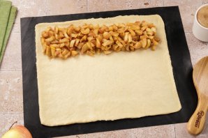 Пирог на дрожжах с яблоками Пирог на дрожжах с яблоками