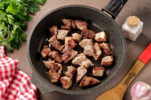 Гуляш с болгарским перцем Гуляш с болгарским перцем