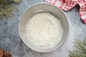 Пирог на кефире с черникой Пирог на кефире с черникой