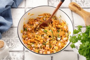 Салат "Обжорка" с колбасой Салат "Обжорка" с колбасой