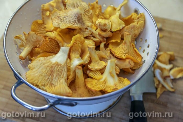 Картофельное пюре с лисичками (толчанка) Картофельное пюре с лисичками (толчанка)