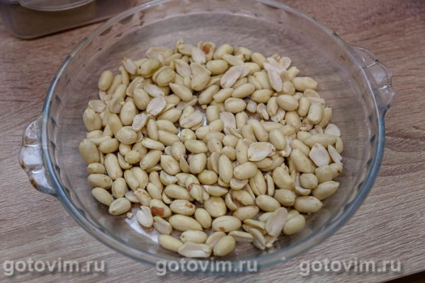 Хрустящий жареный арахис с хмели‑сунели в микроволновке