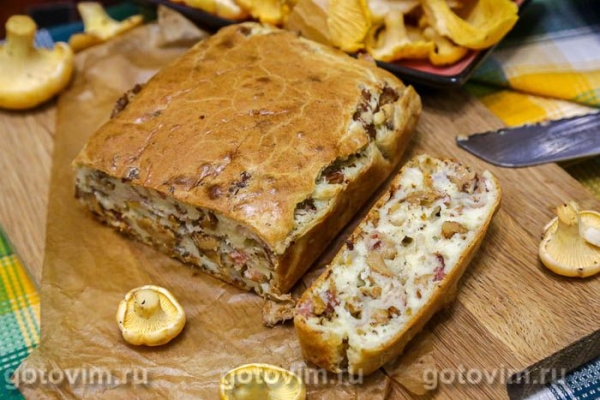 Заливной пирог с лисичками и беконом Заливной пирог с лисичками и беконом