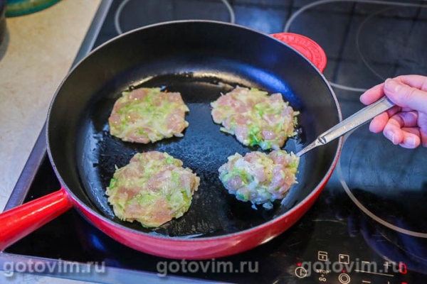 Куриные рубленые котлеты с молодой капустой