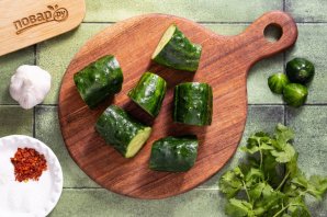 Салат "Битые огурцы" Салат "Битые огурцы"