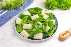 Салат с нектаринами и дыней Салат с нектаринами и дыней