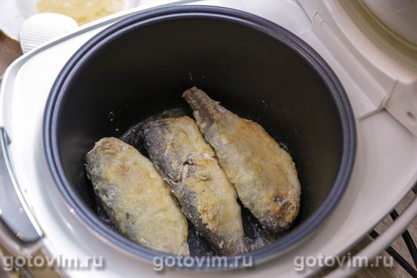 Пелядь, жаренная в панировке с манкой в мультиварке