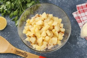Салат "Курица с ананасами"