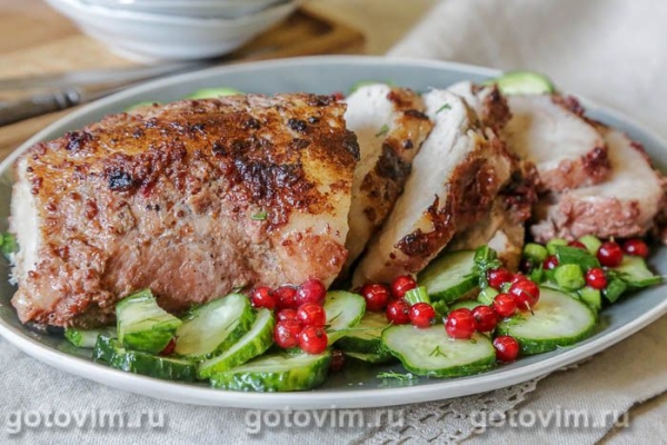 Свинина, запеченная с красной смородиной Свинина, запеченная с красной смородиной