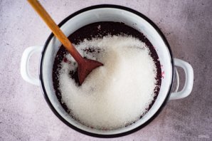 Черноплодная рябина протертая с сахаром Черноплодная рябина протертая с сахаром