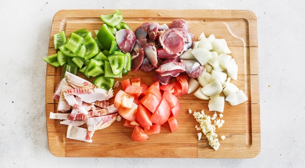 Утиные желудки с паприкой по-венгерски, пошаговый рецепт с фото на 643 ккал Утиные желудки с паприкой по-венгерски, пошаговый рецепт с фото на 643 ккал