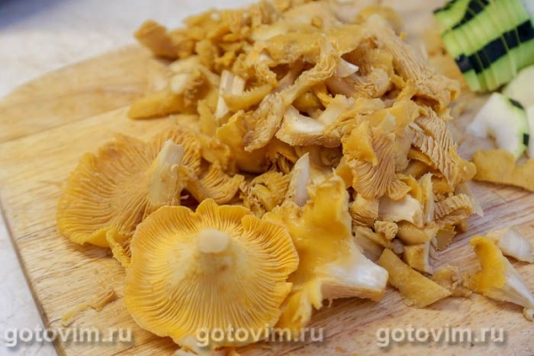 Кабачки, тушенные с лисичками в соевом соусе Кабачки, тушенные с лисичками в соевом соусе