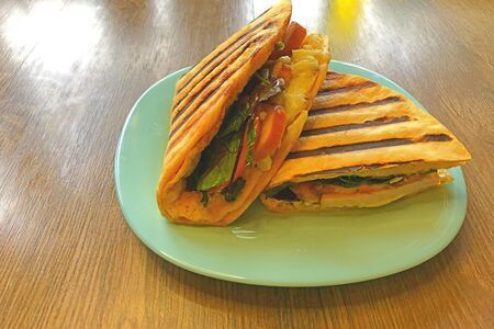 Сэндвич с тортильей Сэндвич с тортильей