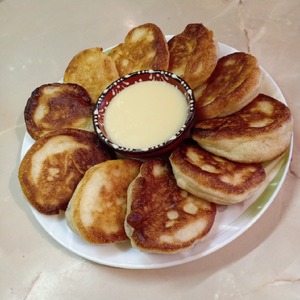 Пышные оладьи на дрожжах Пышные оладьи на дрожжах