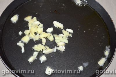Жареный рис с овощами и яйцом