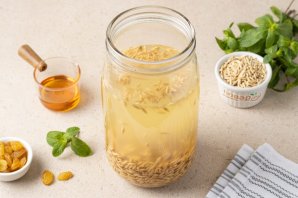 Квас овсяный с медом и изюмом Квас овсяный с медом и изюмом