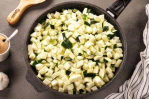 Икра из кабачков жареная Икра из кабачков жареная