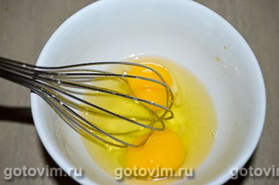 Жареный рис с овощами и яйцом