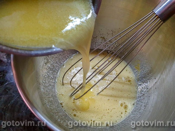 Десерт «Муравейник» с жареным миндалем Десерт «Муравейник» с жареным миндалем