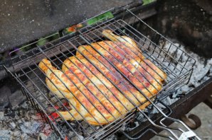 Цыпленок табака на мангале Цыпленок табака на мангале