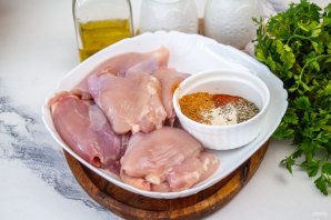 Филе куриного бедра на сковороде Филе куриного бедра на сковороде