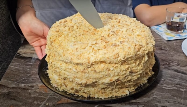 Торт Наполеон: рецепт на молоке. Хрустящие коржи и крем со вкусом пломбира Торт Наполеон: рецепт на молоке. Хрустящие коржи и крем со вкусом пломбира