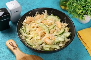 Салат с капустой и креветками Салат с капустой и креветками