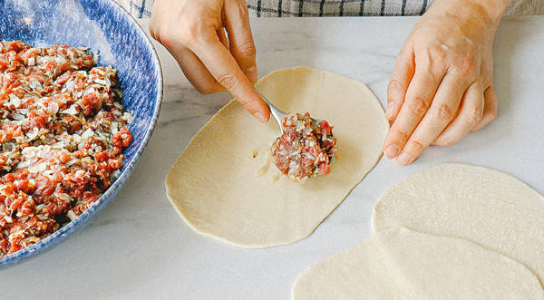 Чебуреки почти по ГОСТу, пошаговый рецепт с фото Чебуреки почти по ГОСТу, пошаговый рецепт с фото