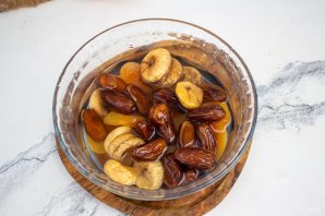 Конфеты из сухофруктов в шоколаде Конфеты из сухофруктов в шоколаде