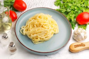 Спагетти с сыром и сливками Спагетти с сыром и сливками