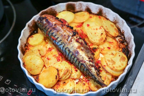 Скумбрия в духовке, запеченная в перечном соусе Скумбрия в духовке, запеченная в перечном соусе
