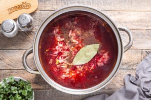 Свекольный суп с кочерыжкой брокколи Свекольный суп с кочерыжкой брокколи