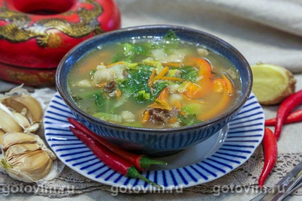 Суп из говядины с пекинской капустой и чили Суп из говядины с пекинской капустой и чили