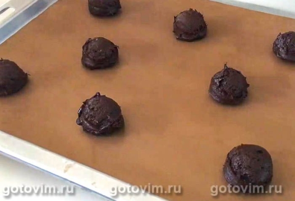 Шоколадное печенье &laquo;Лакомка&raquo; с начинкой из нутеллы