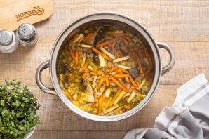 Постный грибной суп из сушеных грибов