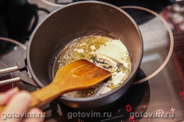 Мидии под соусом морнэ