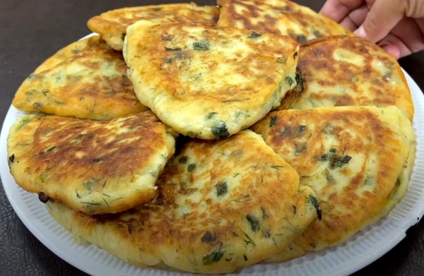 Попробуйте приготовить вот такой картофель. Аппетитные пирожки с вкусной и сочной начинкой