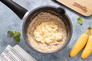 Овсянка с бананом и арахисовой пастой Овсянка с бананом и арахисовой пастой