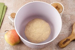 Пирог на дрожжах с яблоками Пирог на дрожжах с яблоками