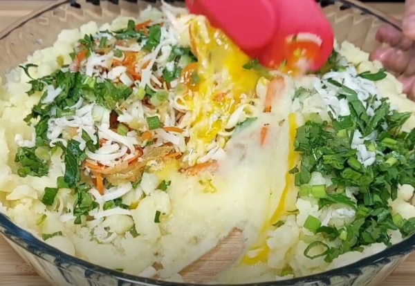 Готовлю много и ставлю в морозильник. Вместо пирожков для перекуса: нежные котлеты за копейки Готовлю много и ставлю в морозильник. Вместо пирожков для перекуса: нежные котлеты за копейки